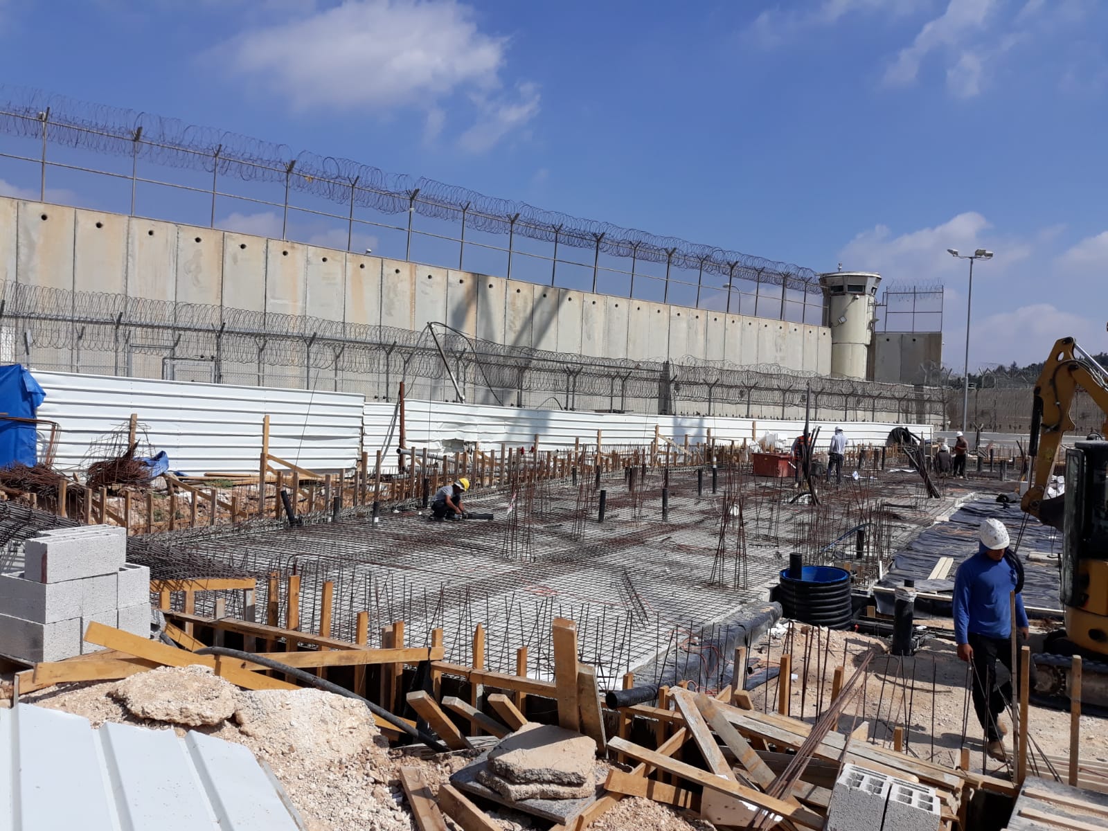 Ofer Prison Project